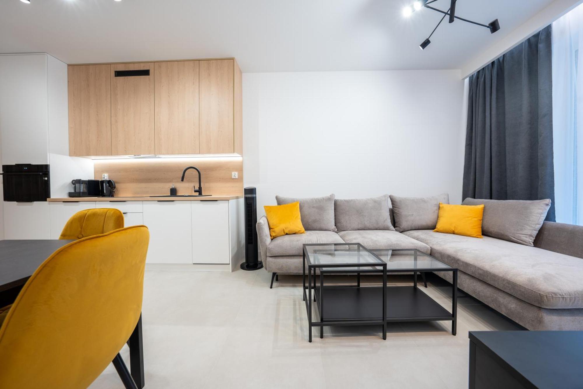 Miodowy Apartament Z Duzym Tarasem W Rewalu, Blisko Morza Exterior foto