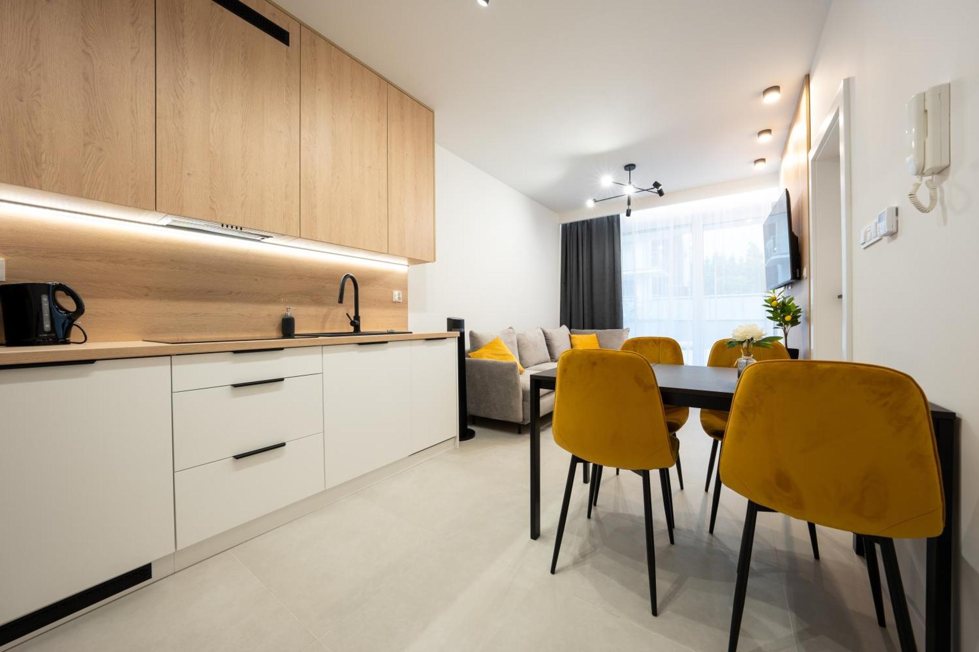 Miodowy Apartament Z Duzym Tarasem W Rewalu, Blisko Morza Exterior foto