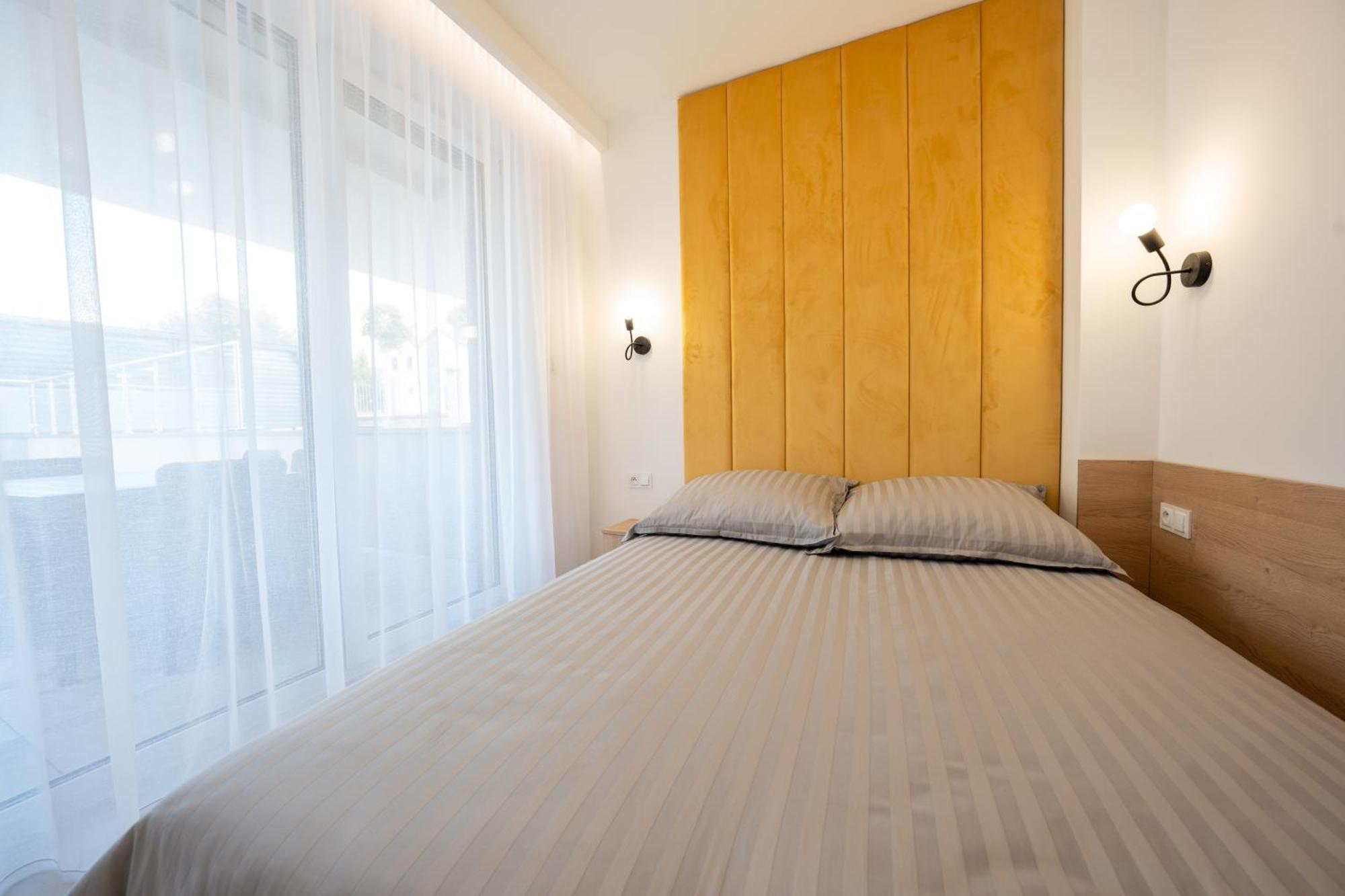 Miodowy Apartament Z Duzym Tarasem W Rewalu, Blisko Morza Exterior foto
